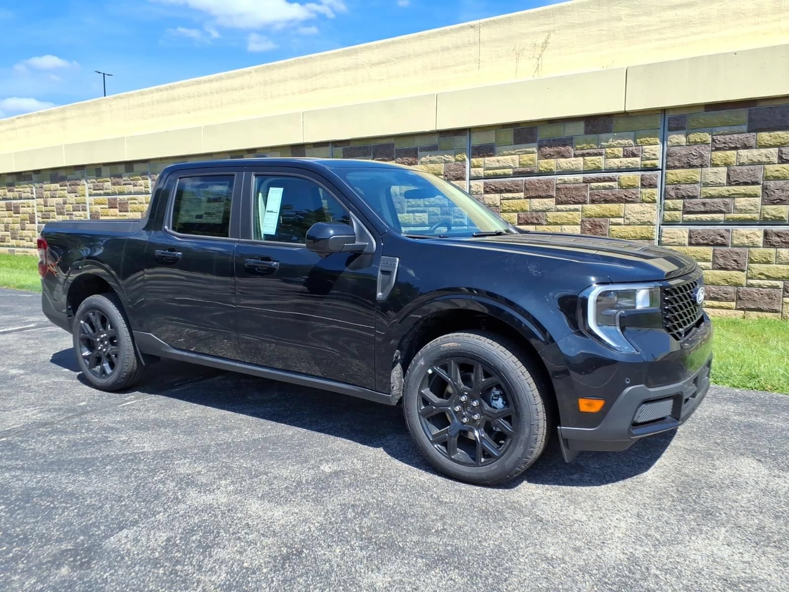 New 2026 Ford Maverick Lariat w/ Black Appearance Package AWD/4WD video 1