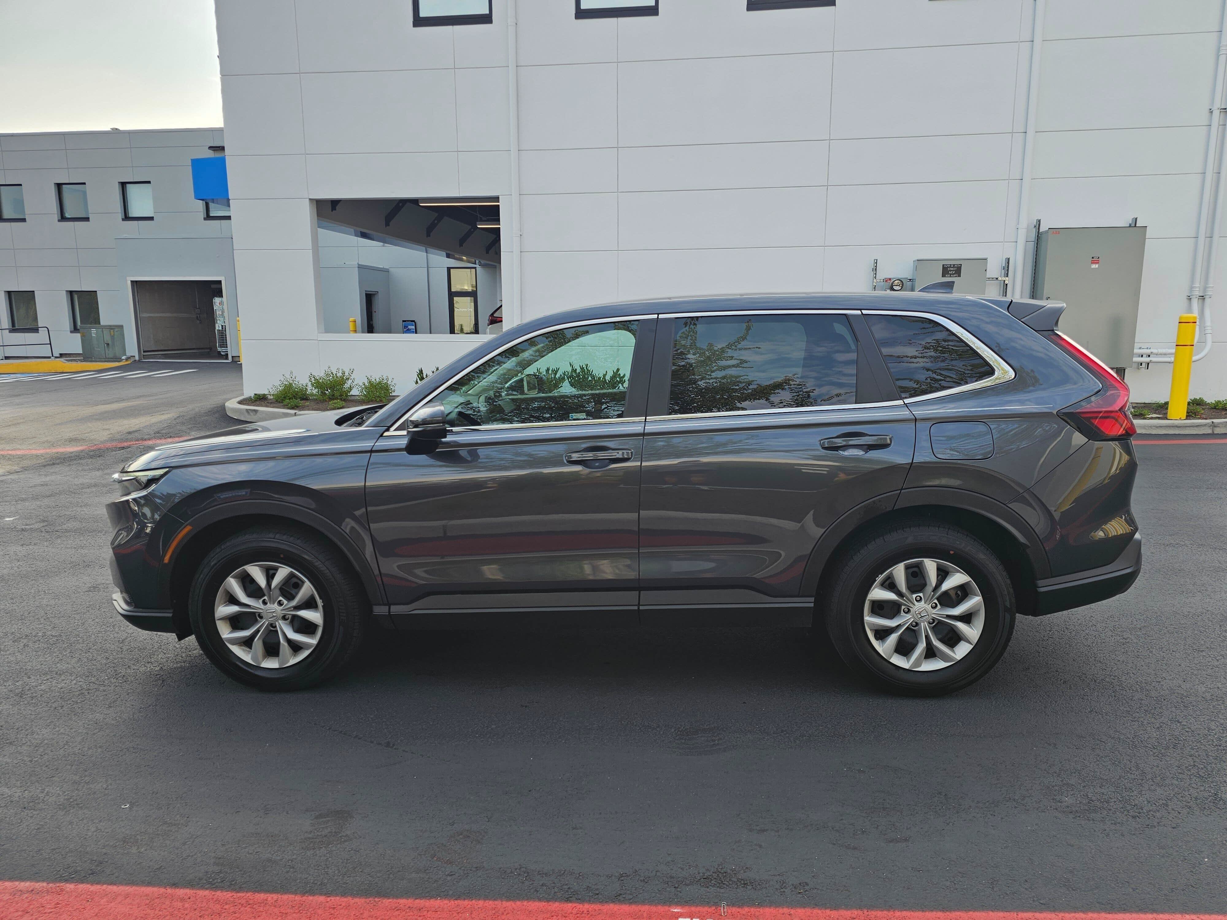 Certified 2025 Honda CR-V LX image 4