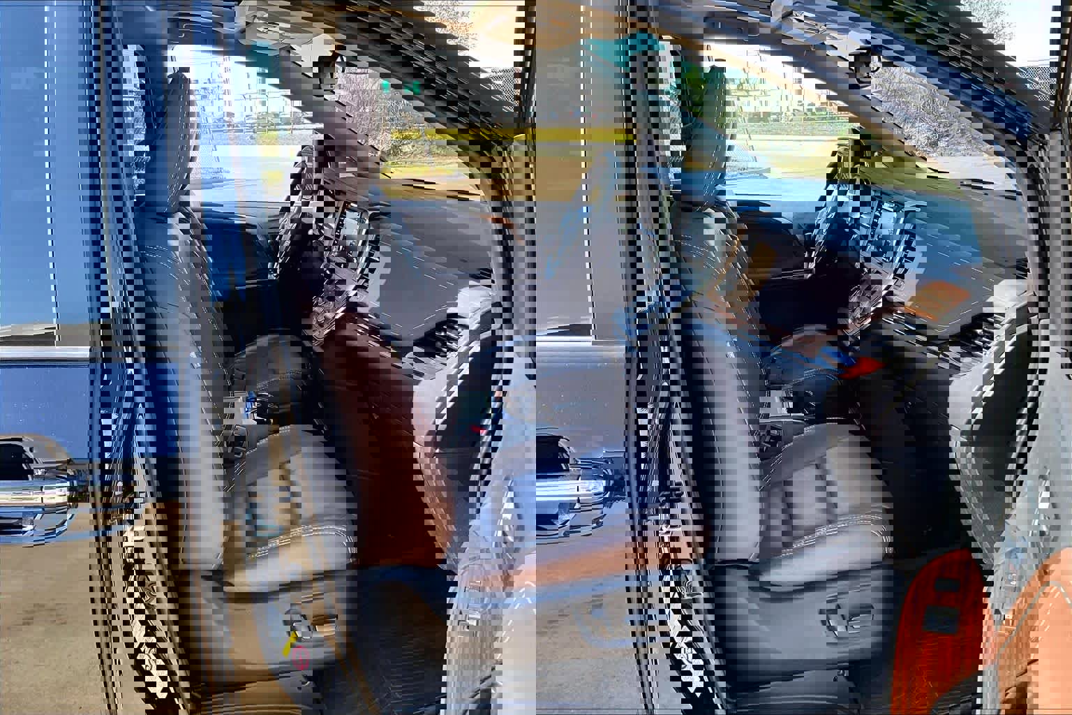 Used 2018 Toyota Sienna Limited Premium image 9