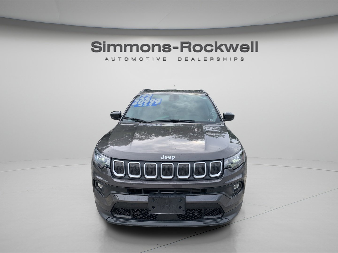 Used 2022 Jeep Compass Latitude image 2