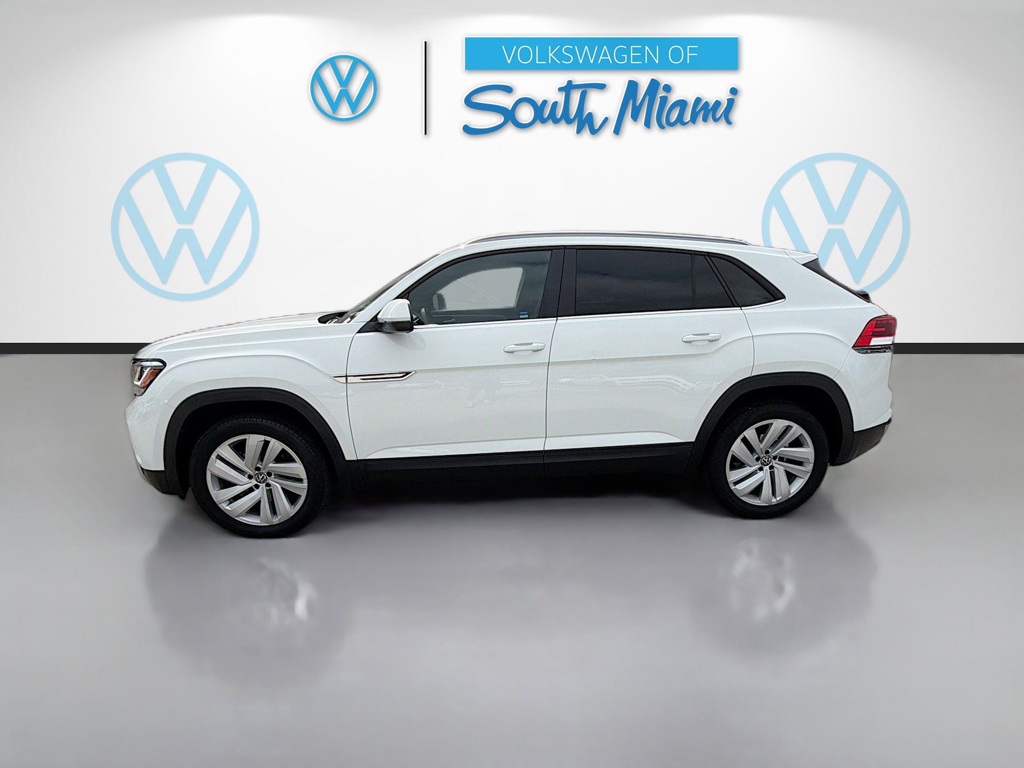 Certified 2022 Volkswagen Atlas Cross Sport SE image 4