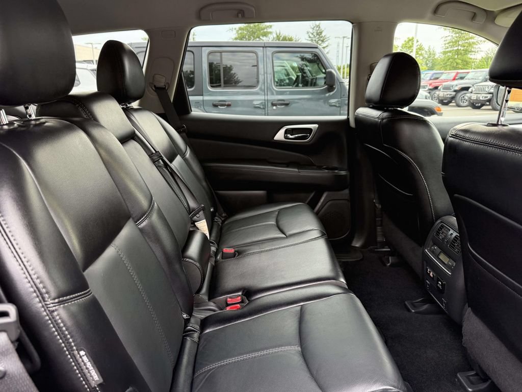 Used 2020 Nissan Pathfinder SL FWD image 15