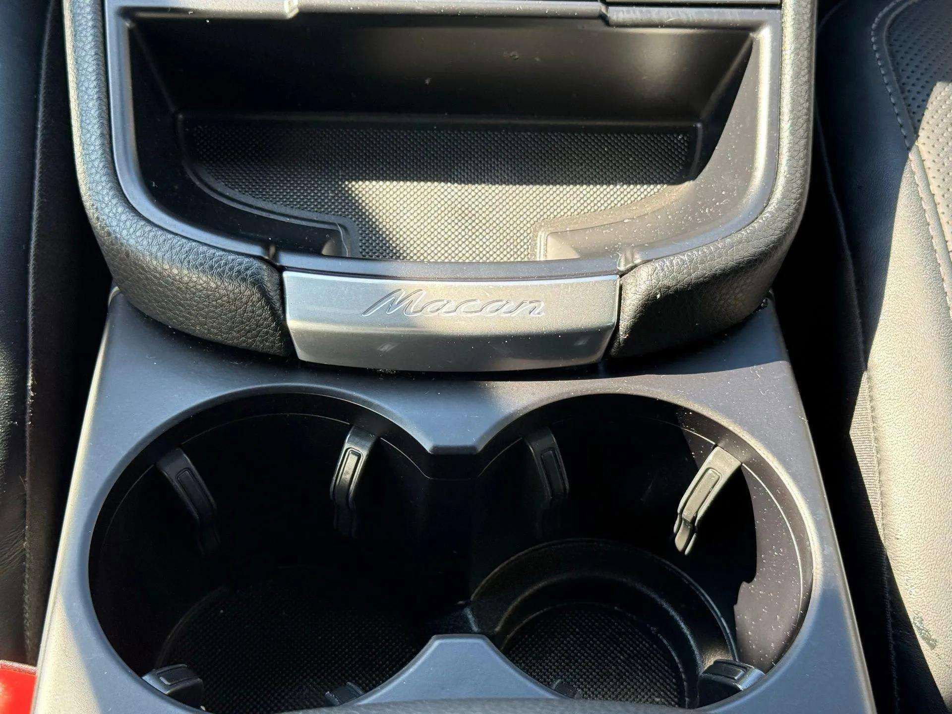 Used 2024 Porsche Macan image 30