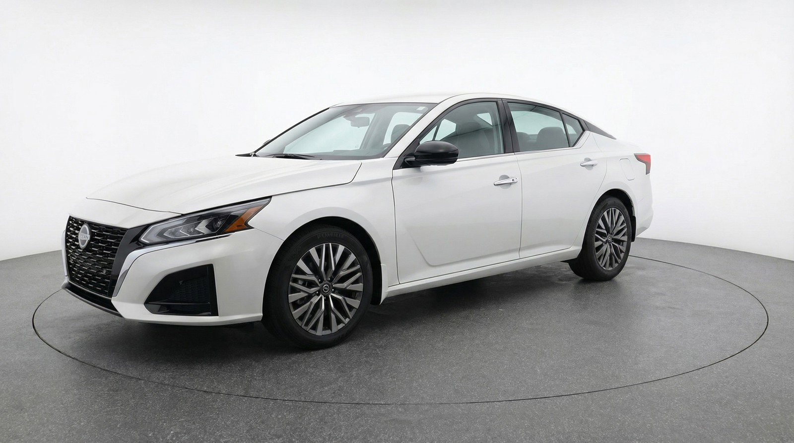 Used 2025 Nissan Altima 2.5 SV image 3