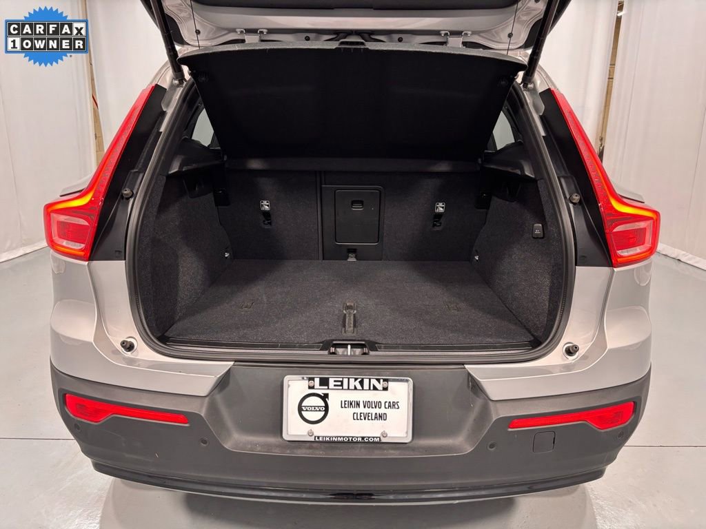 Certified 2025 Volvo XC40 B5 Plus image 30
