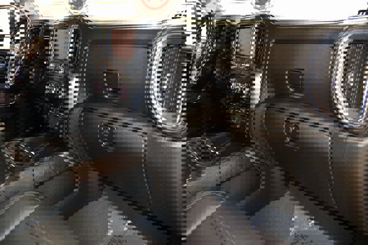 Used 2022 GMC Sierra 3500 Denali w/ Denali Ultimate Package image 71