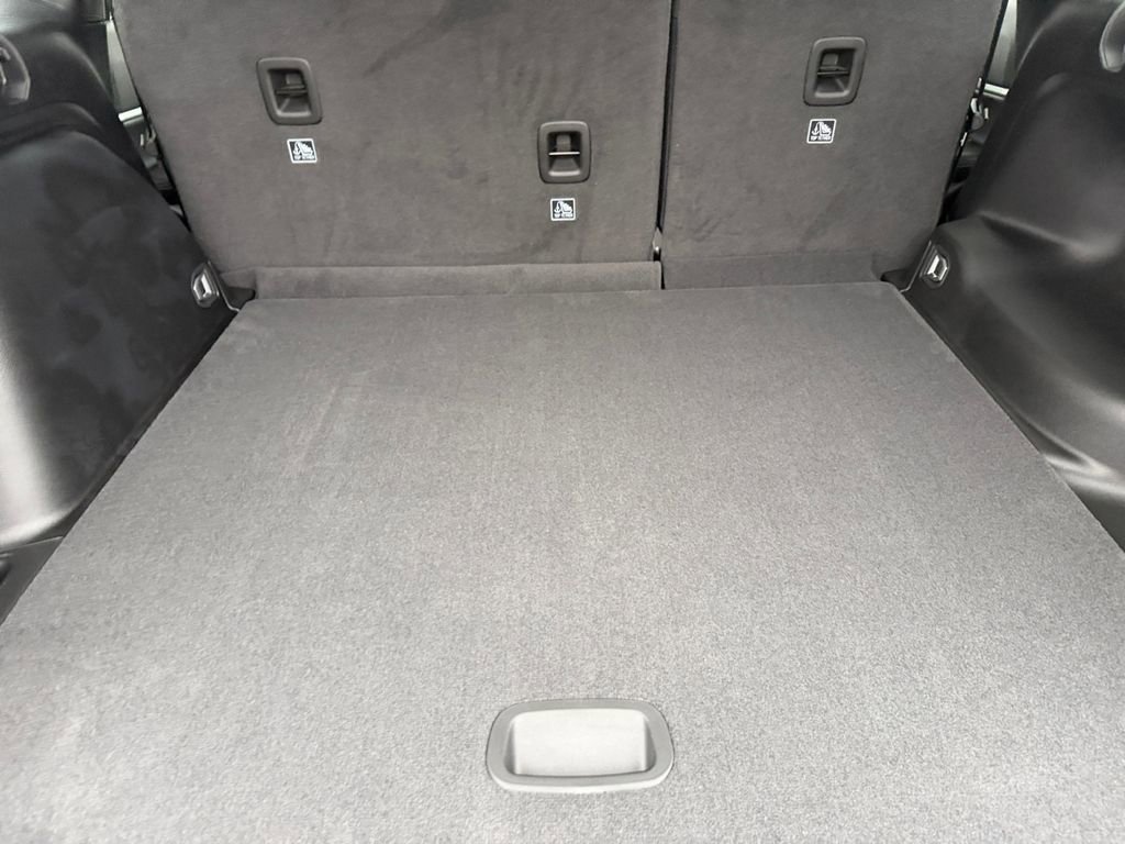 New 2026 Jeep Grand Cherokee Laredo image 17