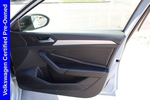 Used 2025 Volkswagen Jetta Sport image 19