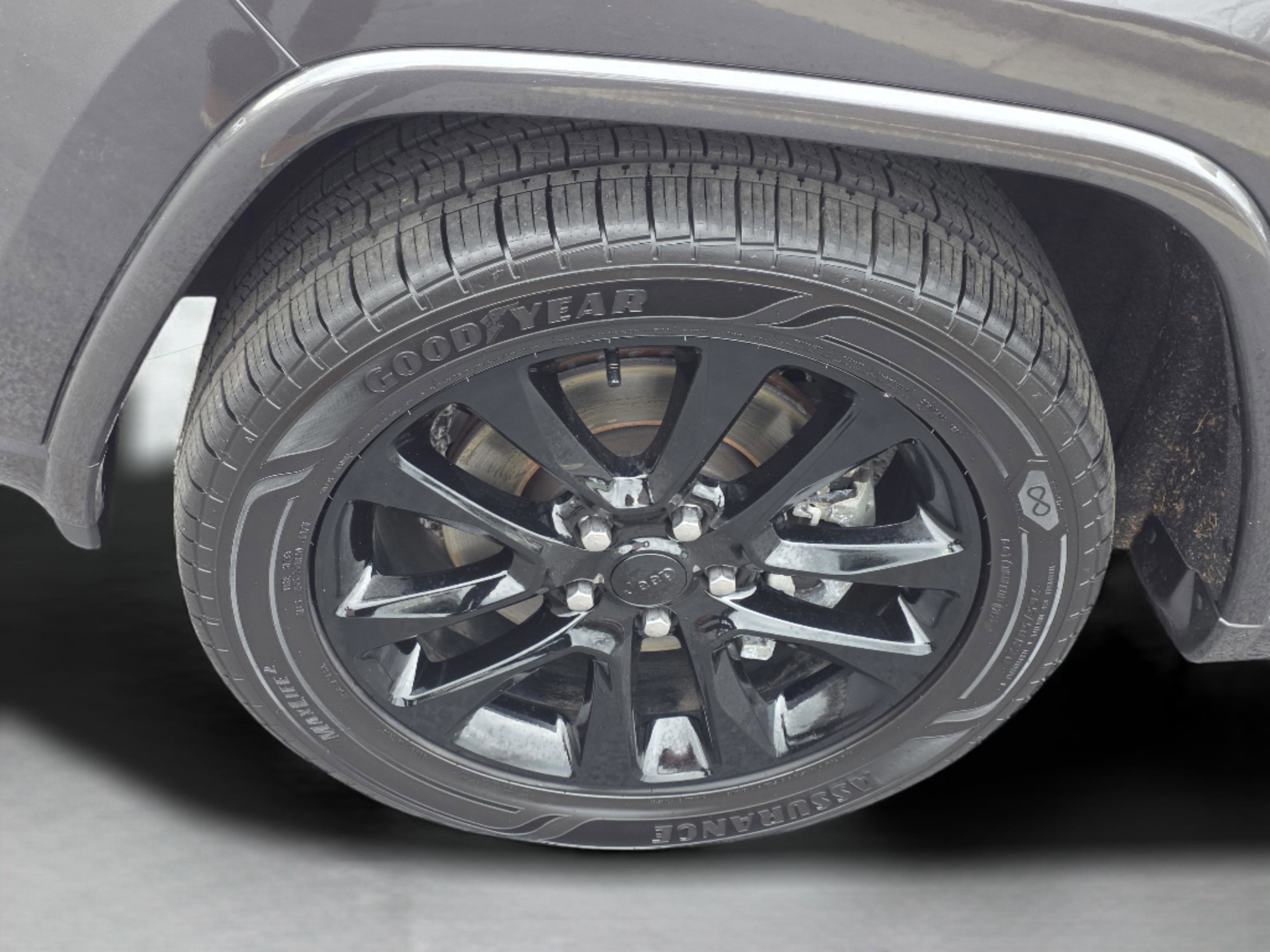 Used 2021 Jeep Grand Cherokee Laredo X image 10