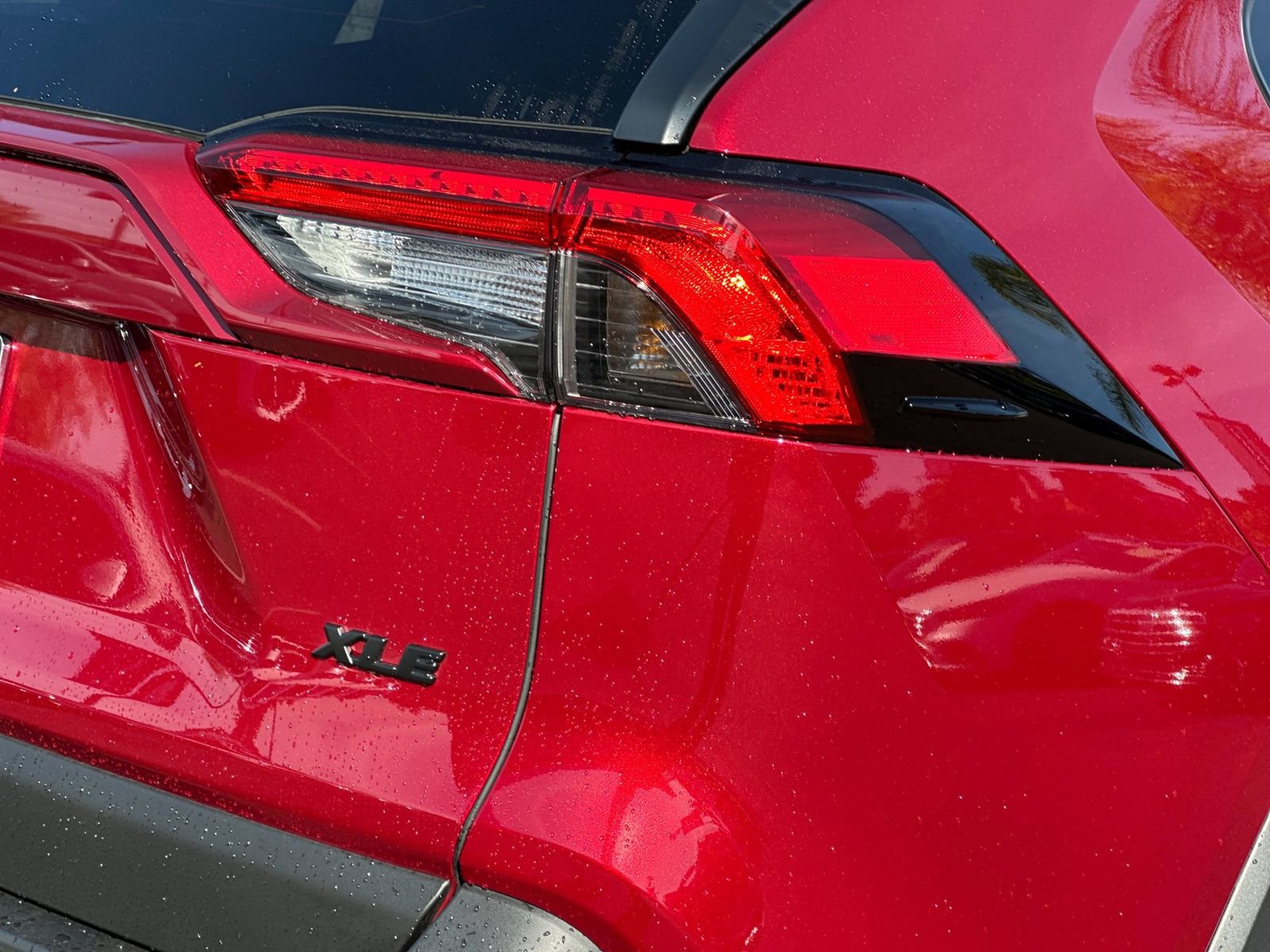 Used 2025 Toyota RAV4 XLE Premium FWD image 32