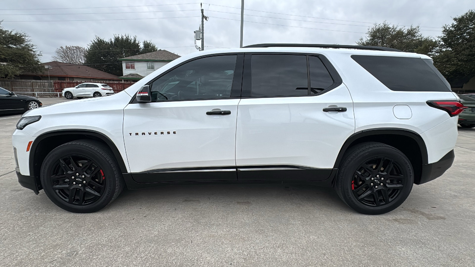 Used 2023 Chevrolet Traverse Premier w/ Redline Edition image 4