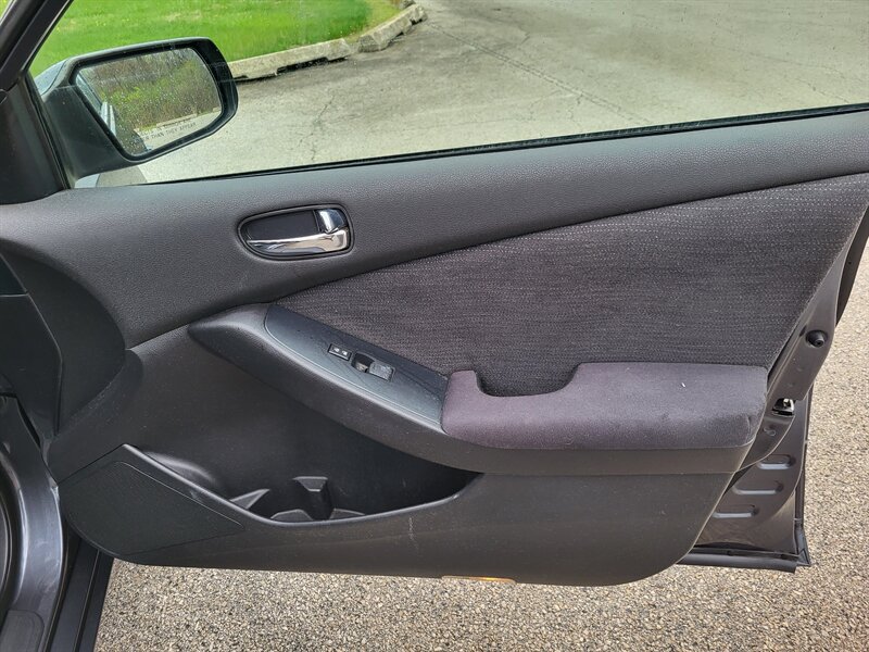 Used 2012 Nissan Altima 2.5 S FWD image 24