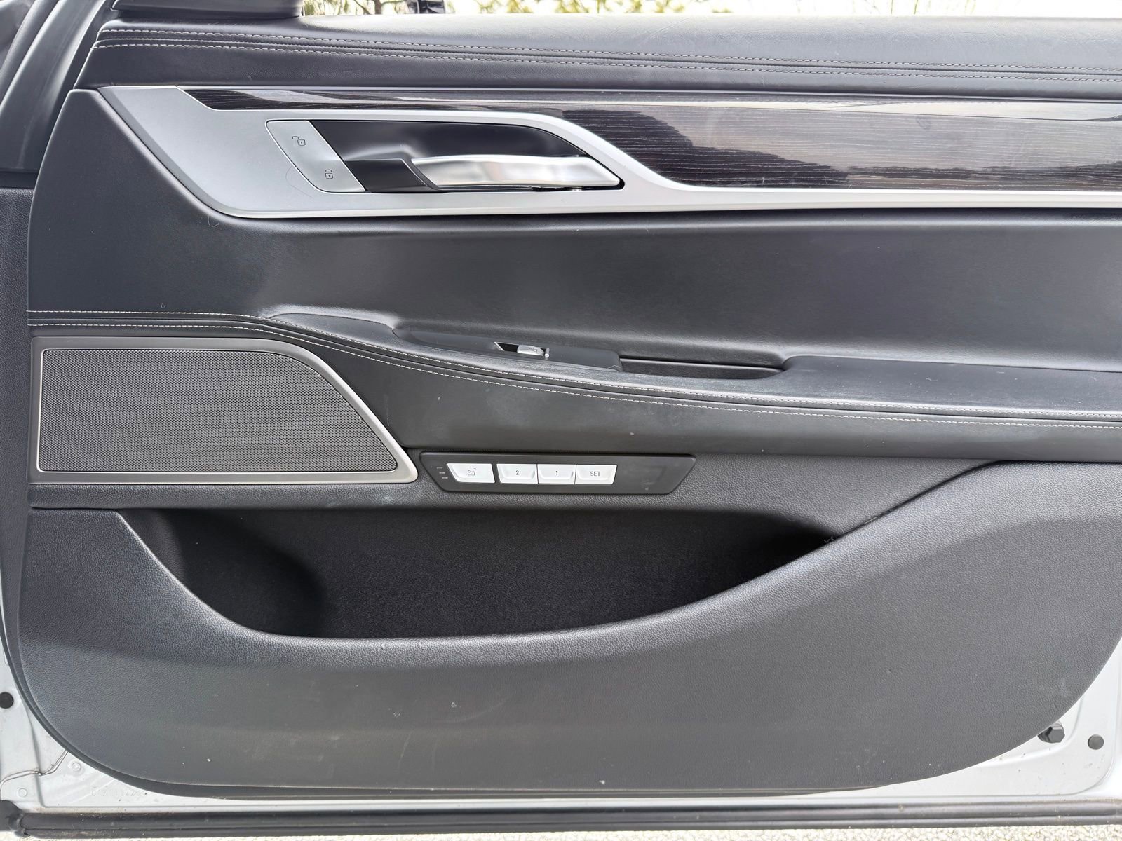 Used 2018 BMW 750i xDrive image 42