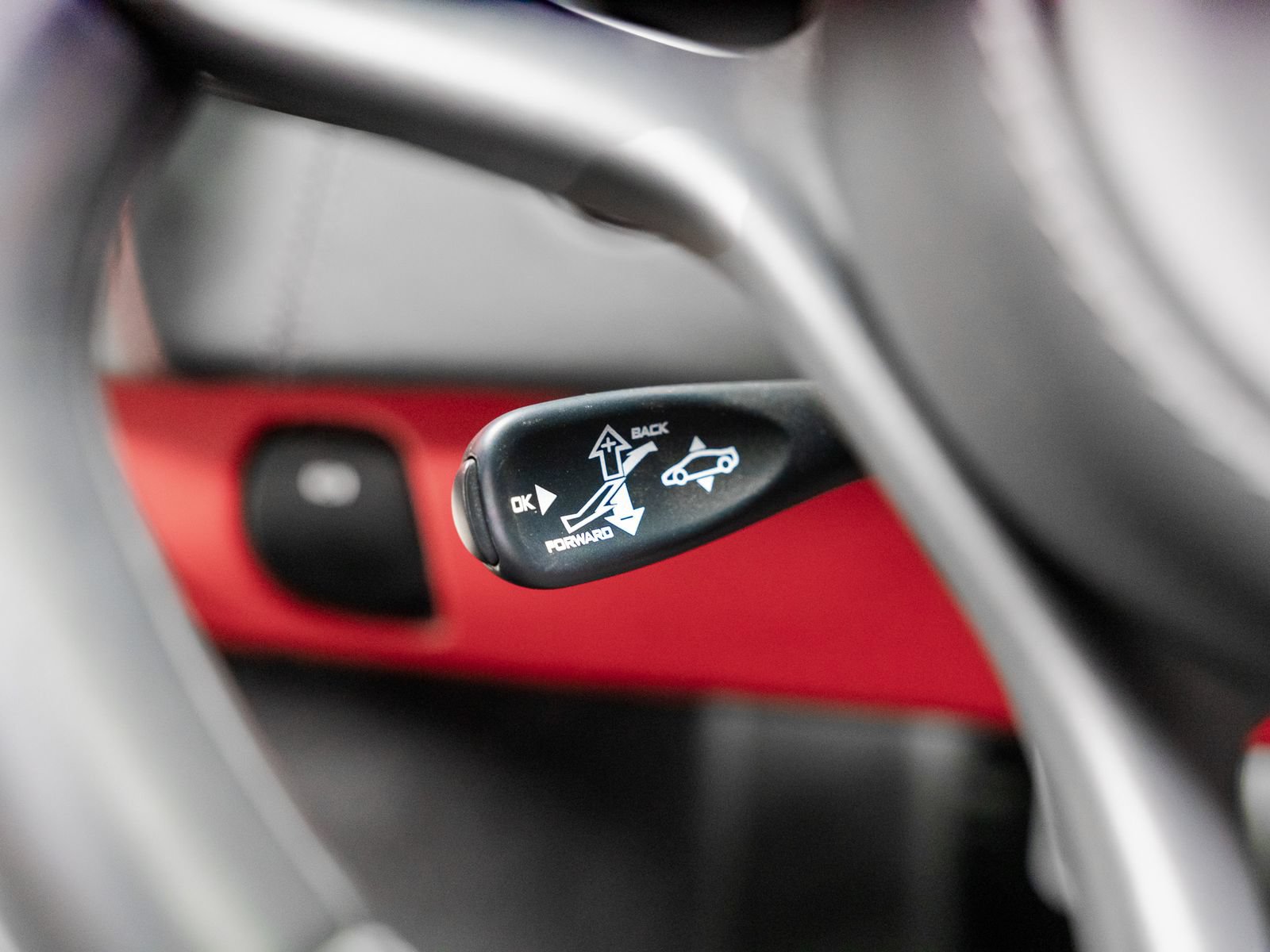 Used 2019 McLaren 570S Spider RWD image 49