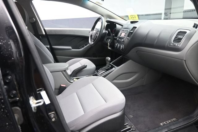 Used 2017 Kia Forte LX FWD image 25