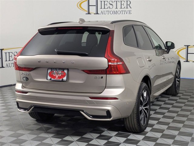 Used 2025 Volvo XC60 B5 Plus image 7