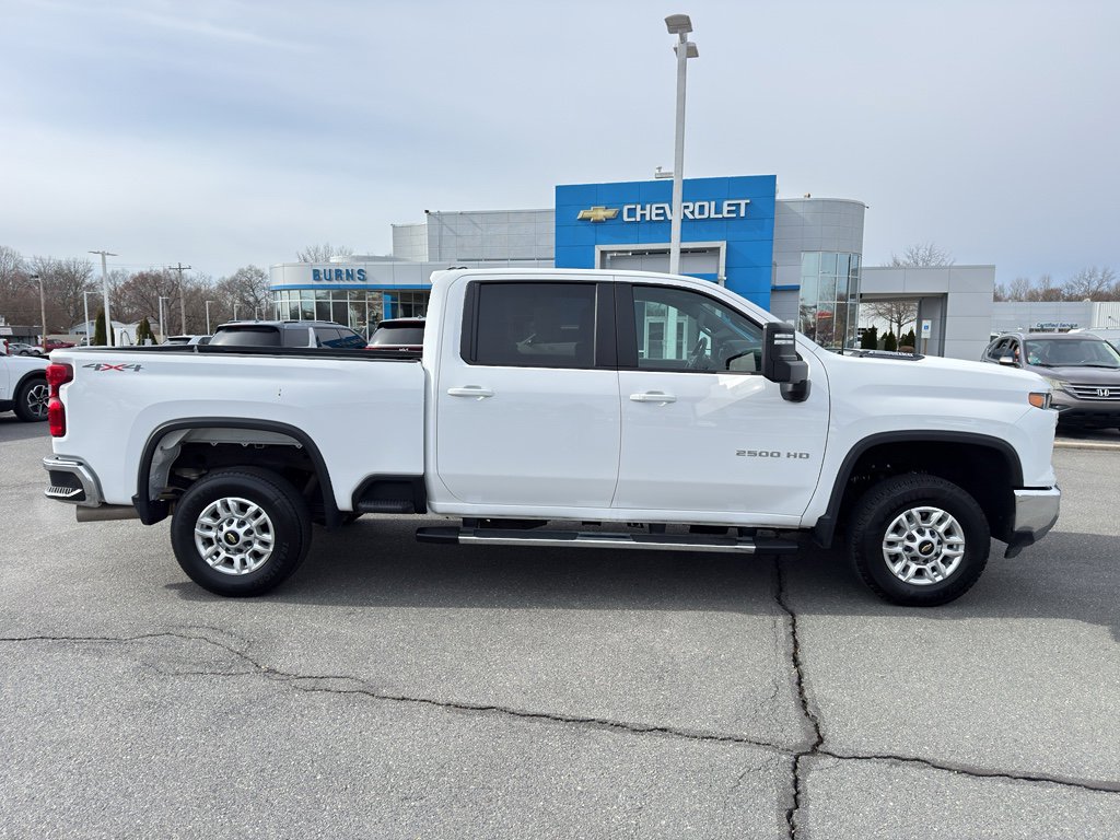 Used 2025 Chevrolet Silverado 2500 LT w/ Convenience Package image 8