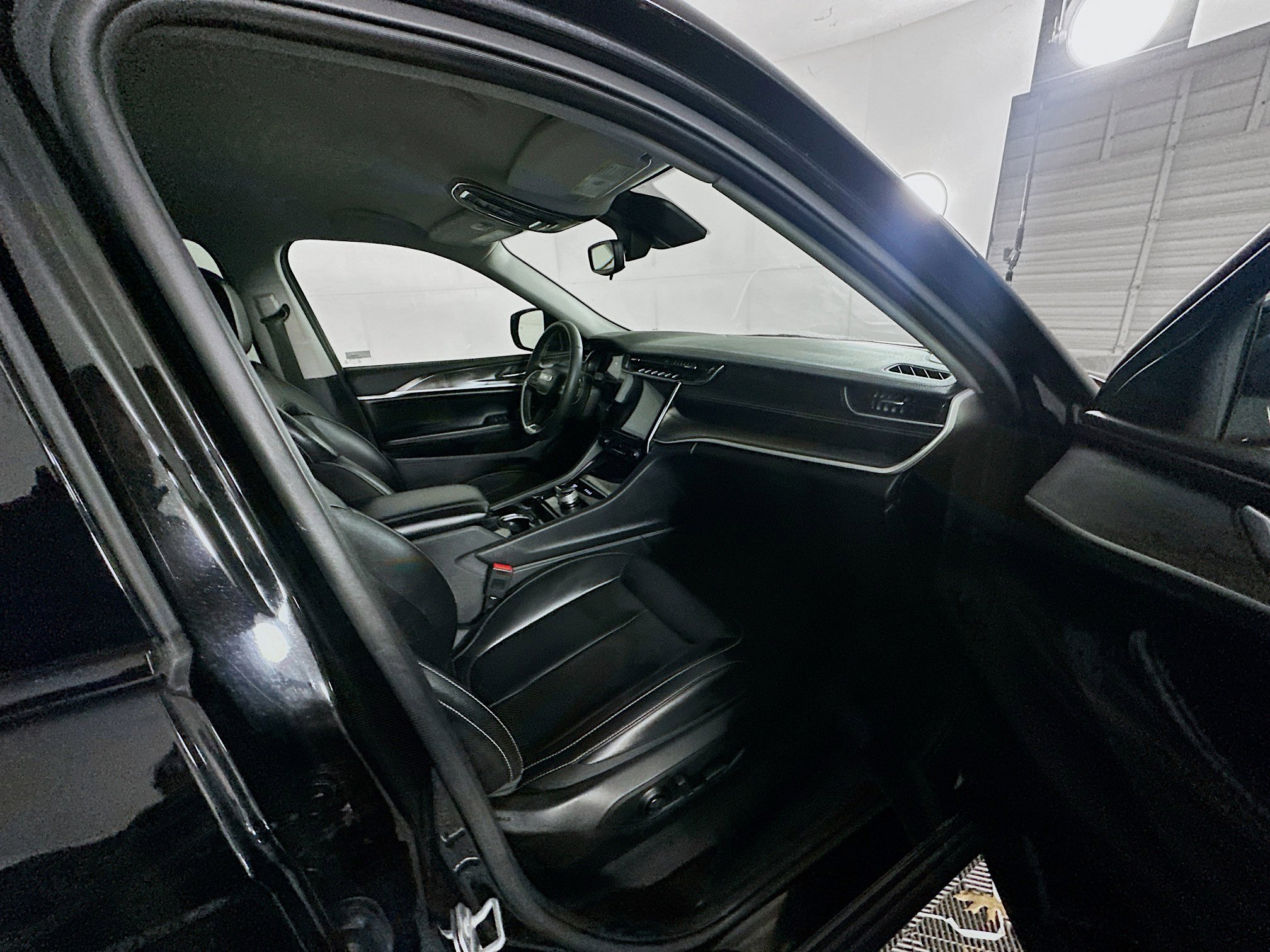 Used 2023 Jeep Grand Cherokee L Limited image 33