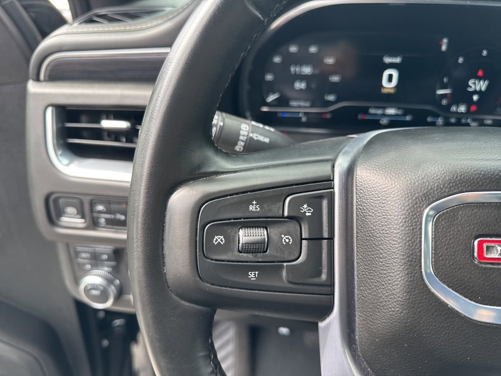 Used 2024 GMC Yukon XL SLT AWD/4WD image 15