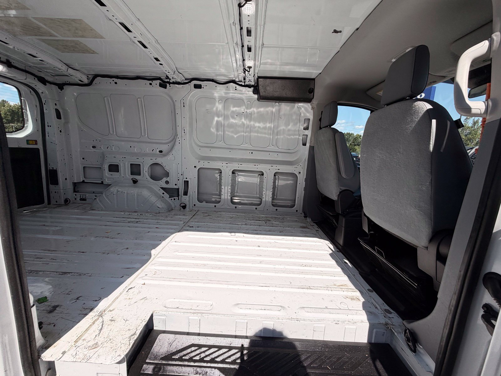 Used 2018 Ford Transit 150 130 Low Roof RWD image 15