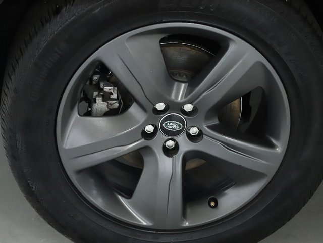 Certified 2025 Land Rover Range Rover Velar Dynamic SE image 40