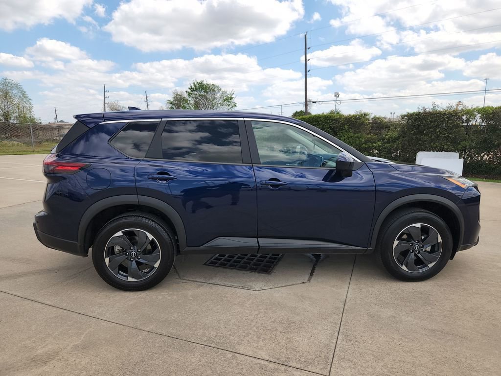 Used 2025 Nissan Rogue SV video 4