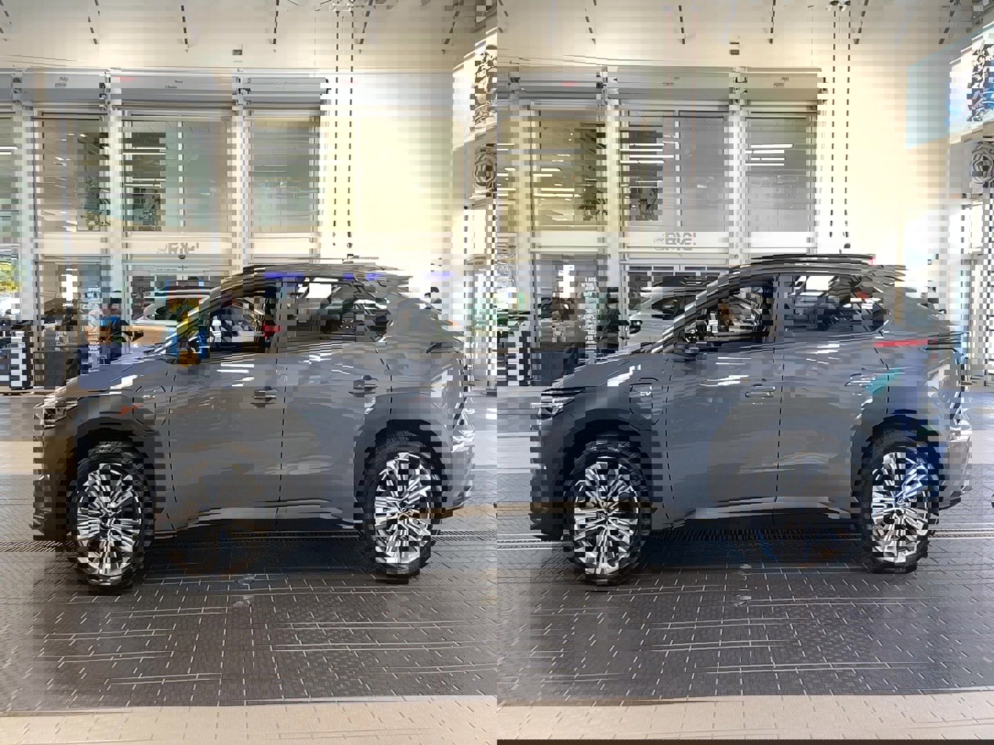 Used 2023 Toyota bZ4X AWD image 4