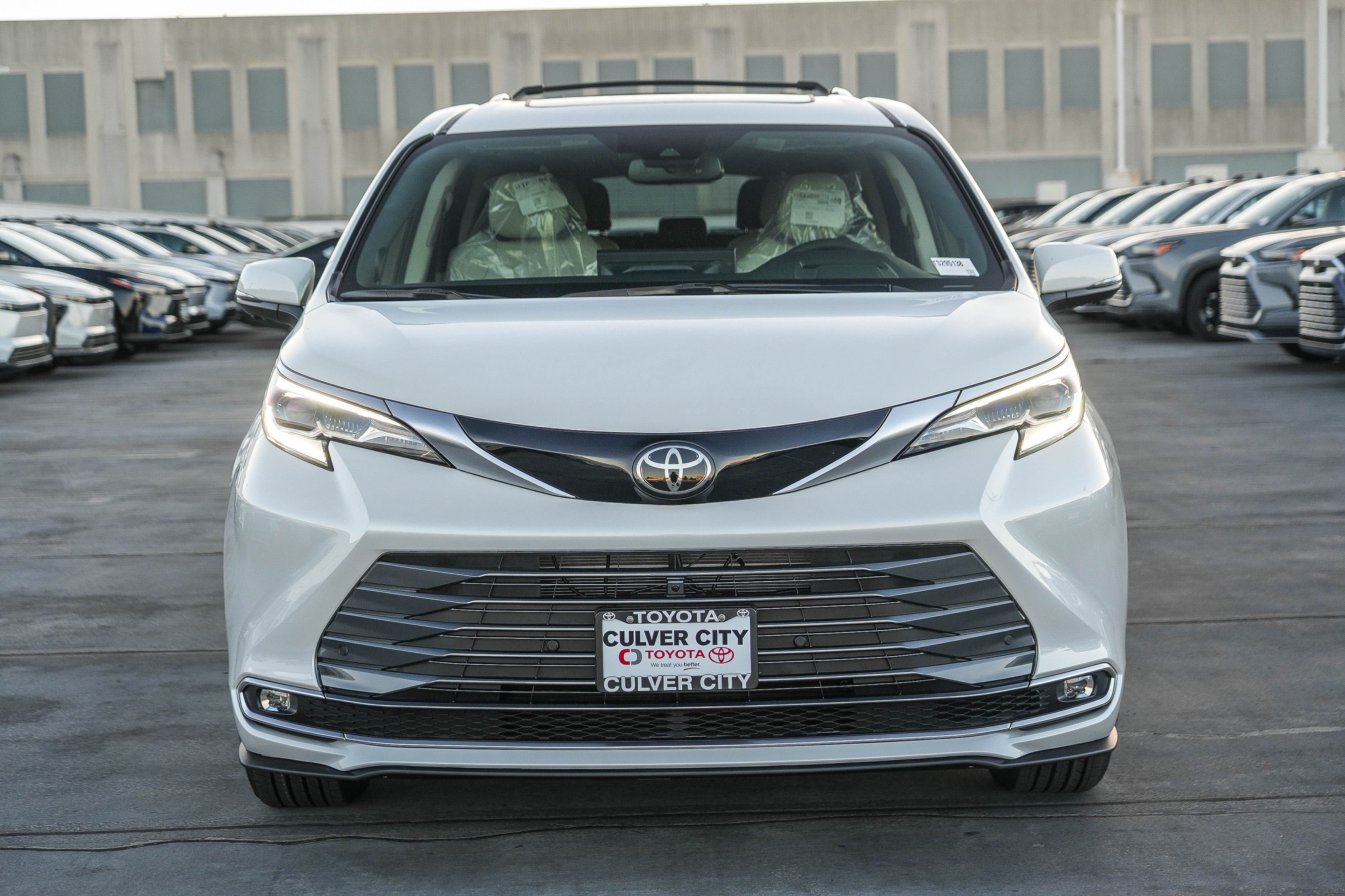 New 2026 Toyota Sienna Platinum AWD/4WD image 5