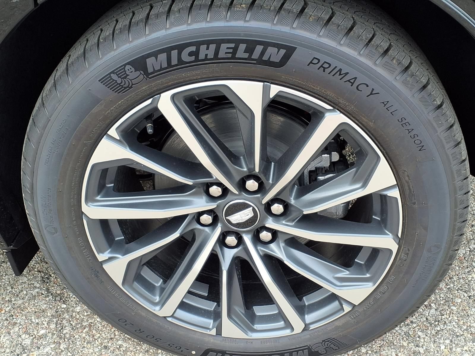 New 2027 Cadillac Lyriq Sport w/ LPO, Floor Liner Package AWD/4WD image 7