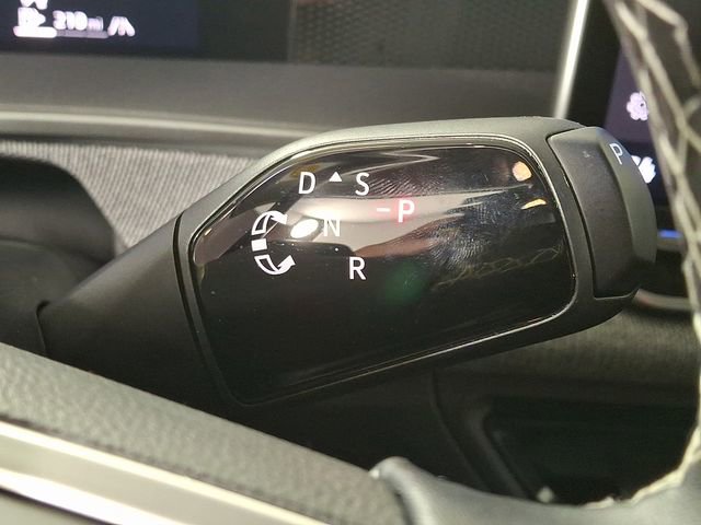 Used 2025 Volkswagen Tiguan S AWD/4WD image 16