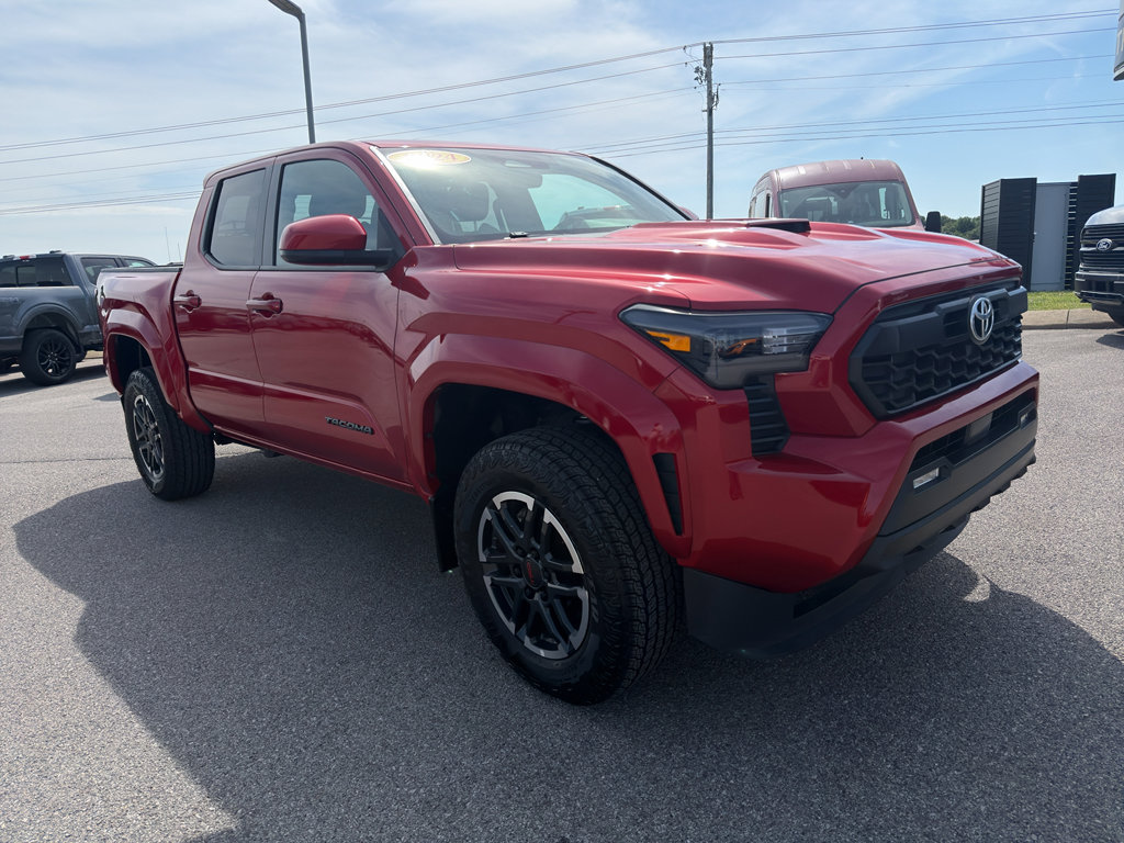 Used 2024 Toyota Tacoma TRD Sport AWD/4WD image 3