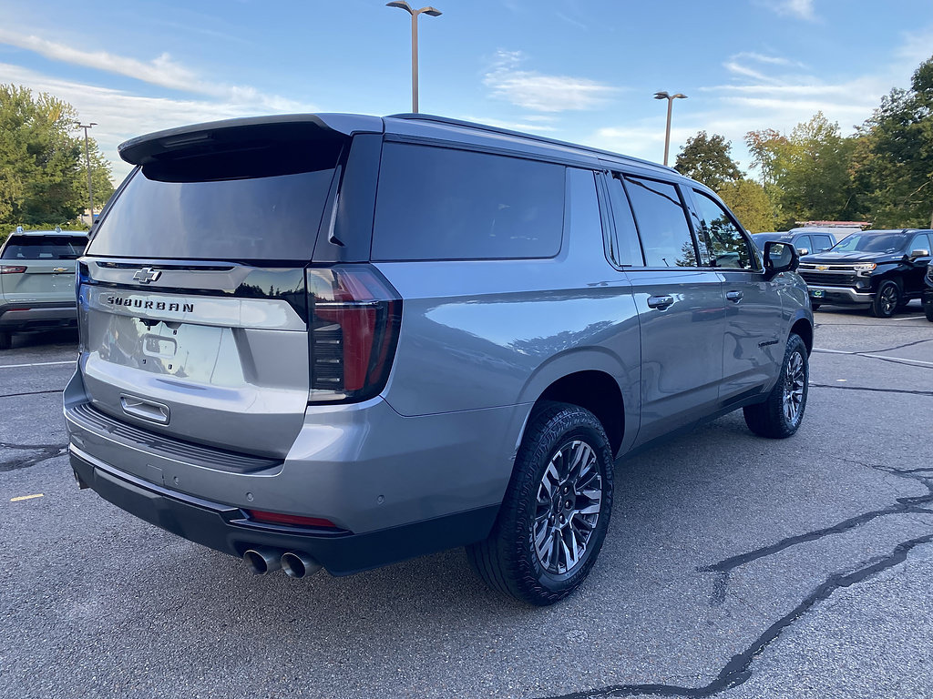Used 2025 Chevrolet Suburban Z71 AWD/4WD image 8