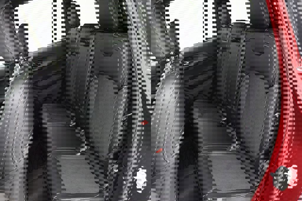 Used 2024 Jeep Grand Cherokee Altitude image 11