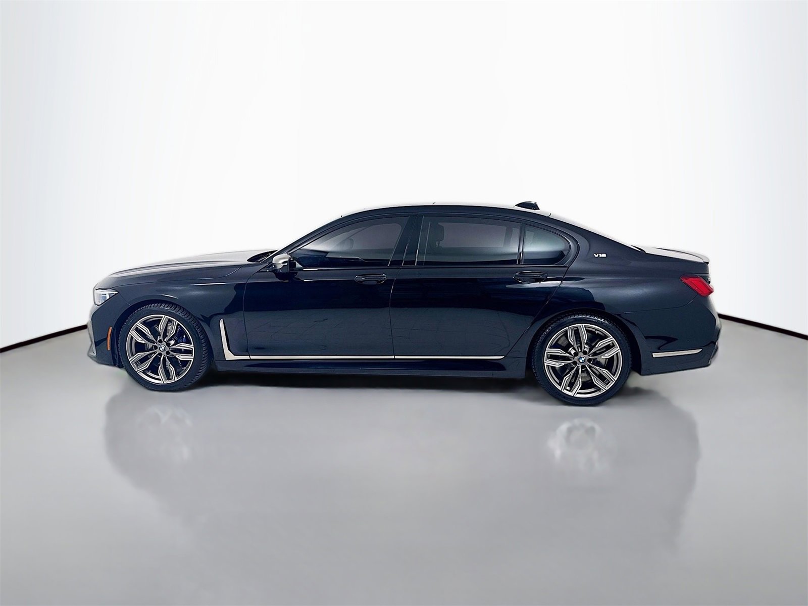 Used 2020 BMW M760i xDrive w/ Luxury Rear Seating Package image 4