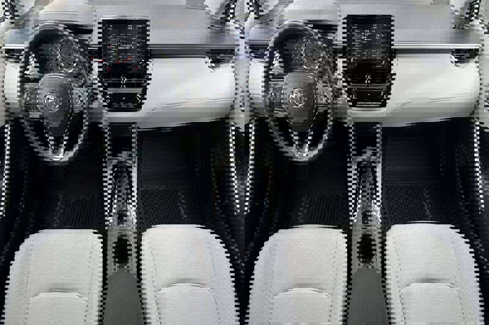 Certified 2022 Toyota Corolla Cross LE image 3