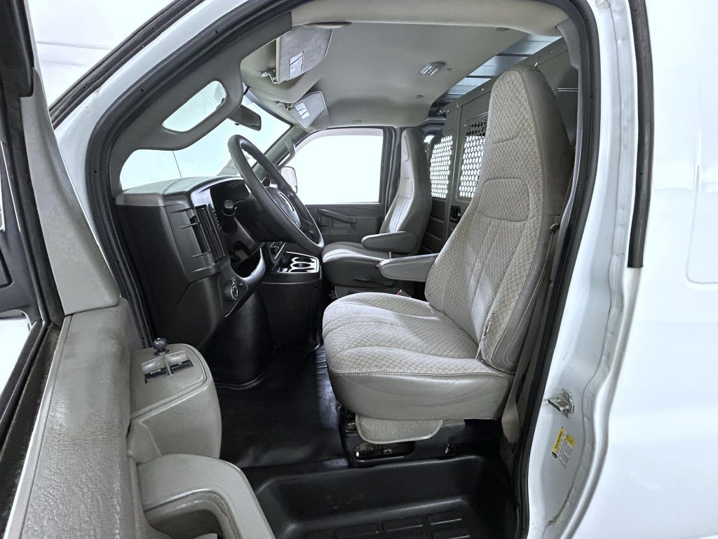 Used 2019 Chevrolet Express 2500 w/ Driver Convenience Package RWD image 10