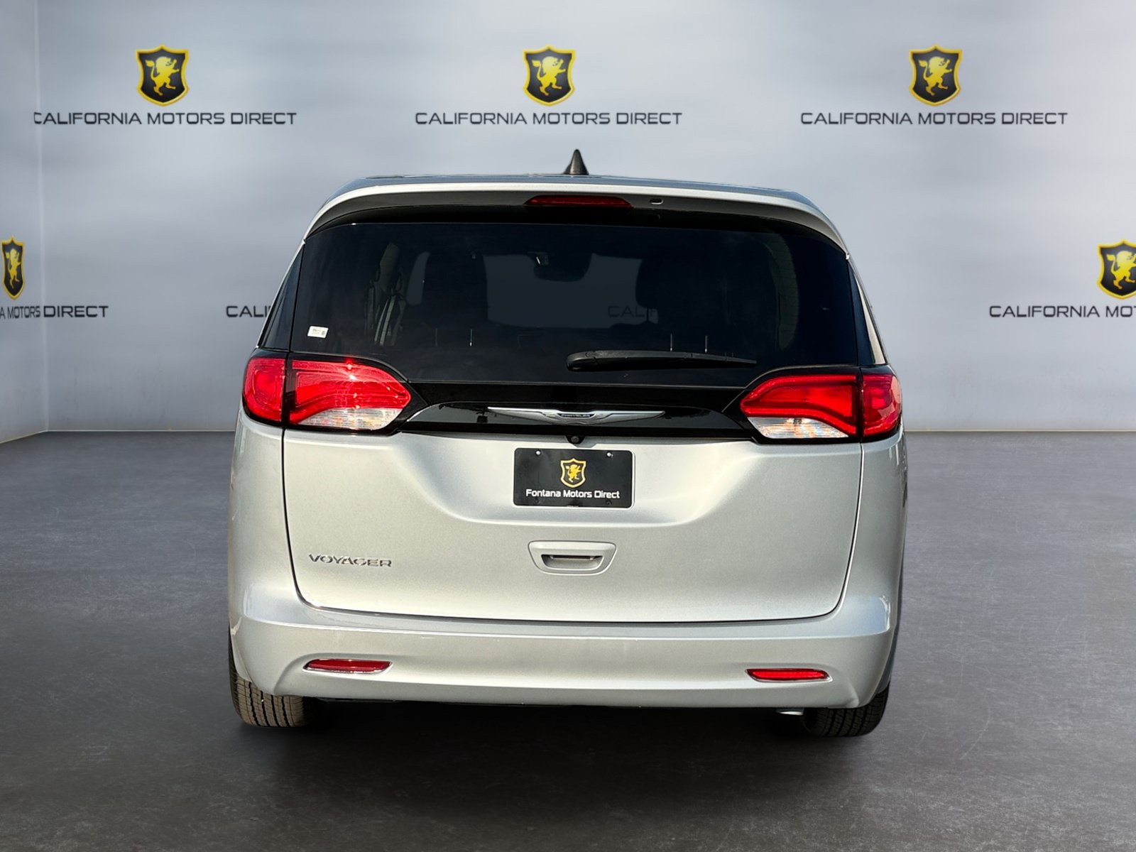 Used 2023 Chrysler Voyager LX FWD image 4
