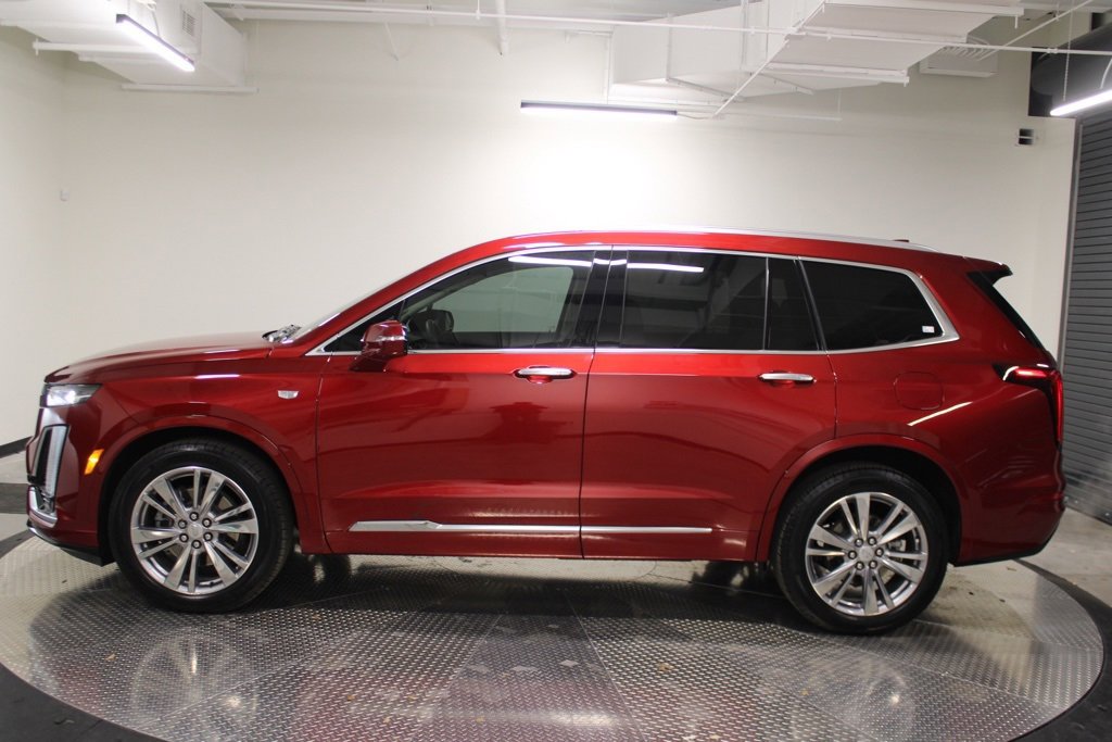 Used 2024 Cadillac XT6 Premium Luxury image 2