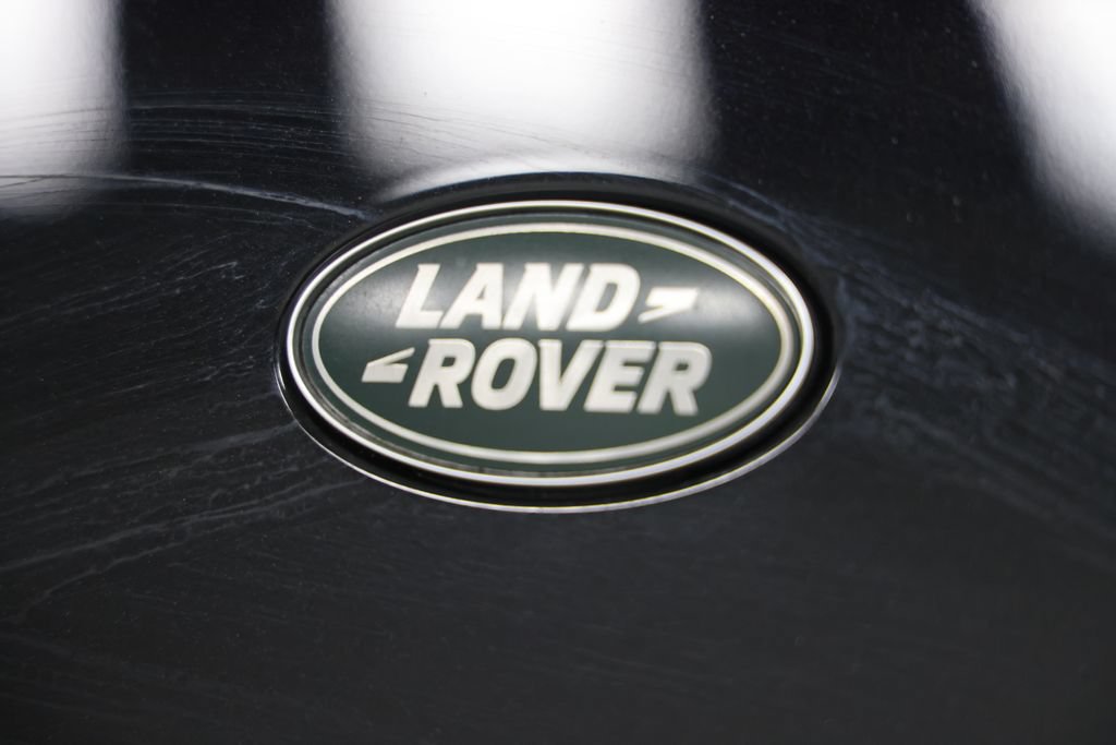 Used 2023 Land Rover Defender 130 SE AWD/4WD image 12