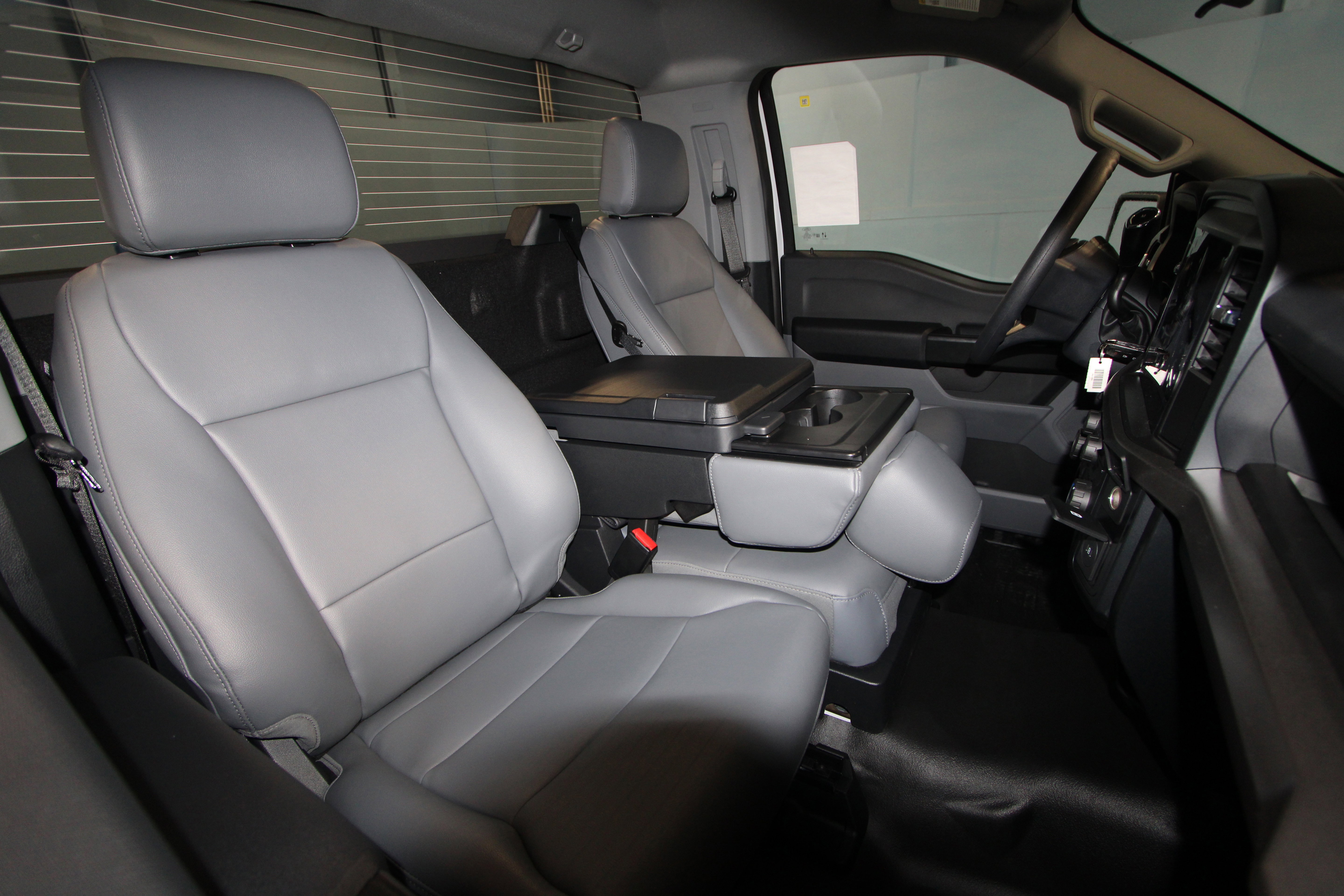 New 2025 Ford F150 XL w/ Equipment Group 103A High image 18