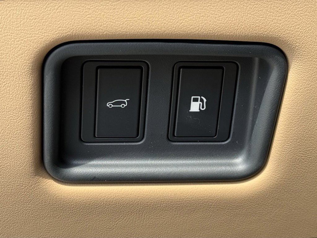 New 2025 Land Rover Range Rover SE image 27