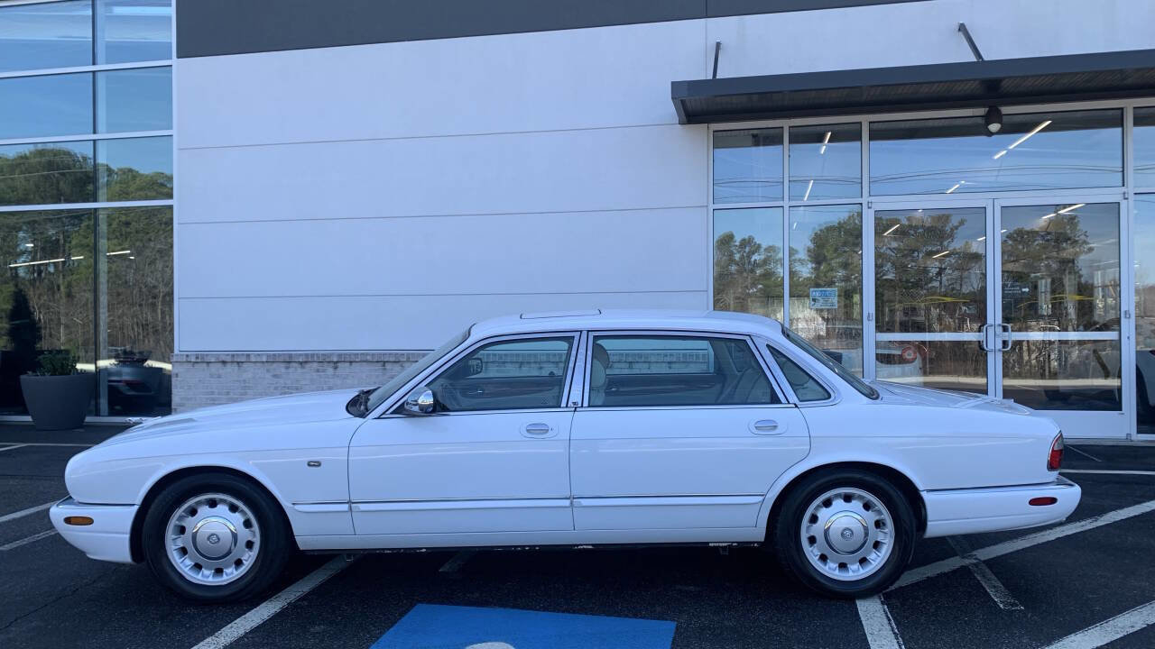Used 1998 Jaguar XJ8 L Vanden Plas 4dr Sedan RWD image 4