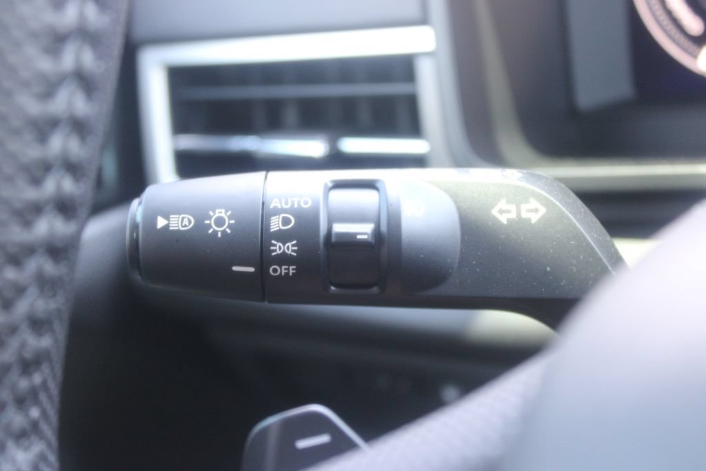 Used 2026 Nissan Rogue SL AWD/4WD image 40