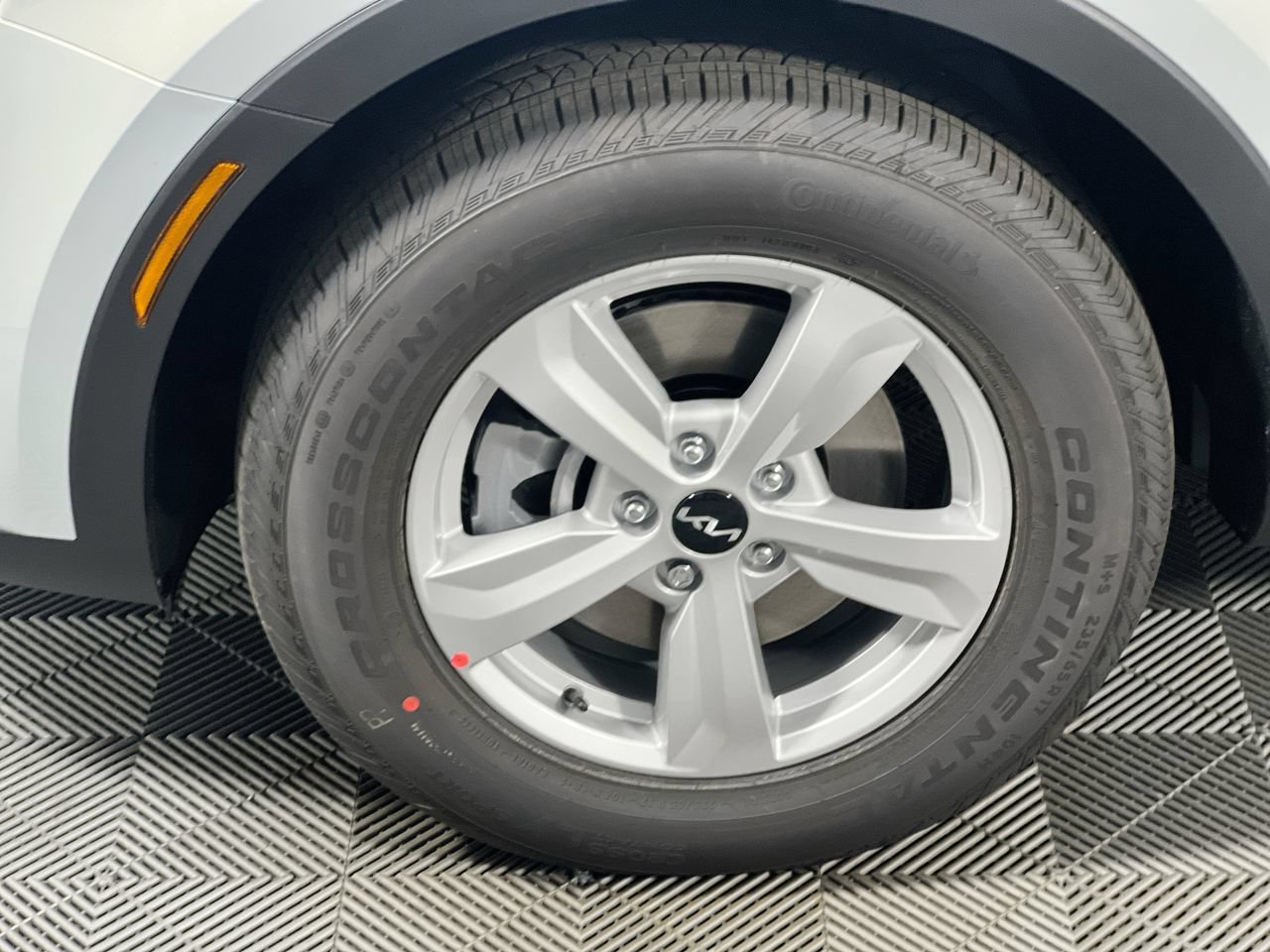 New 2026 Kia Sorento LX FWD image 12