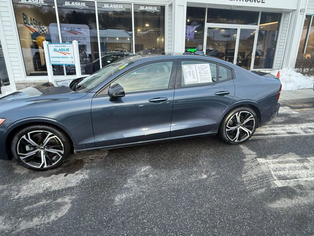 Used 2025 Volvo S60 B5 Core image 14