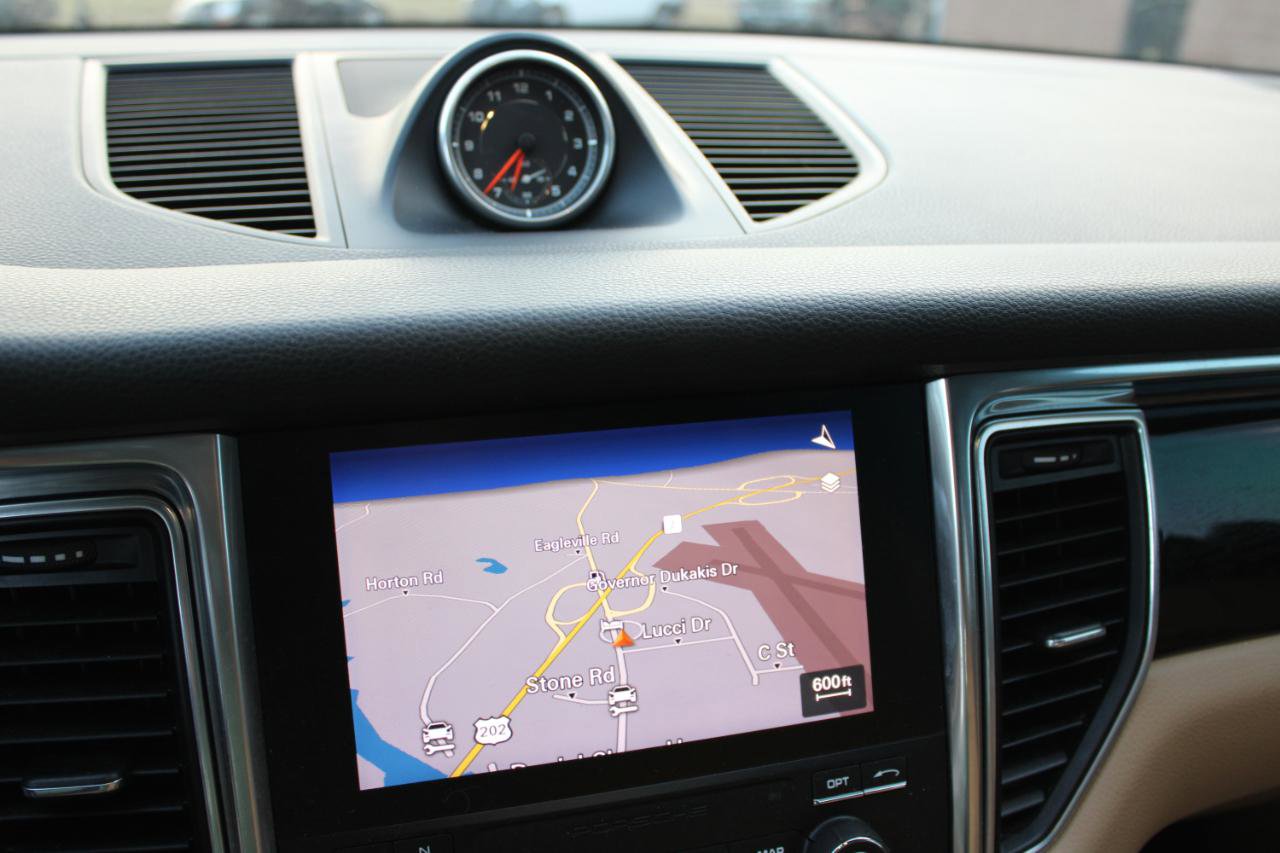 Used 2017 Porsche Macan S image 15