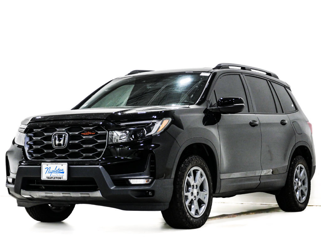 Used 2025 Honda Passport TrailSport image 3
