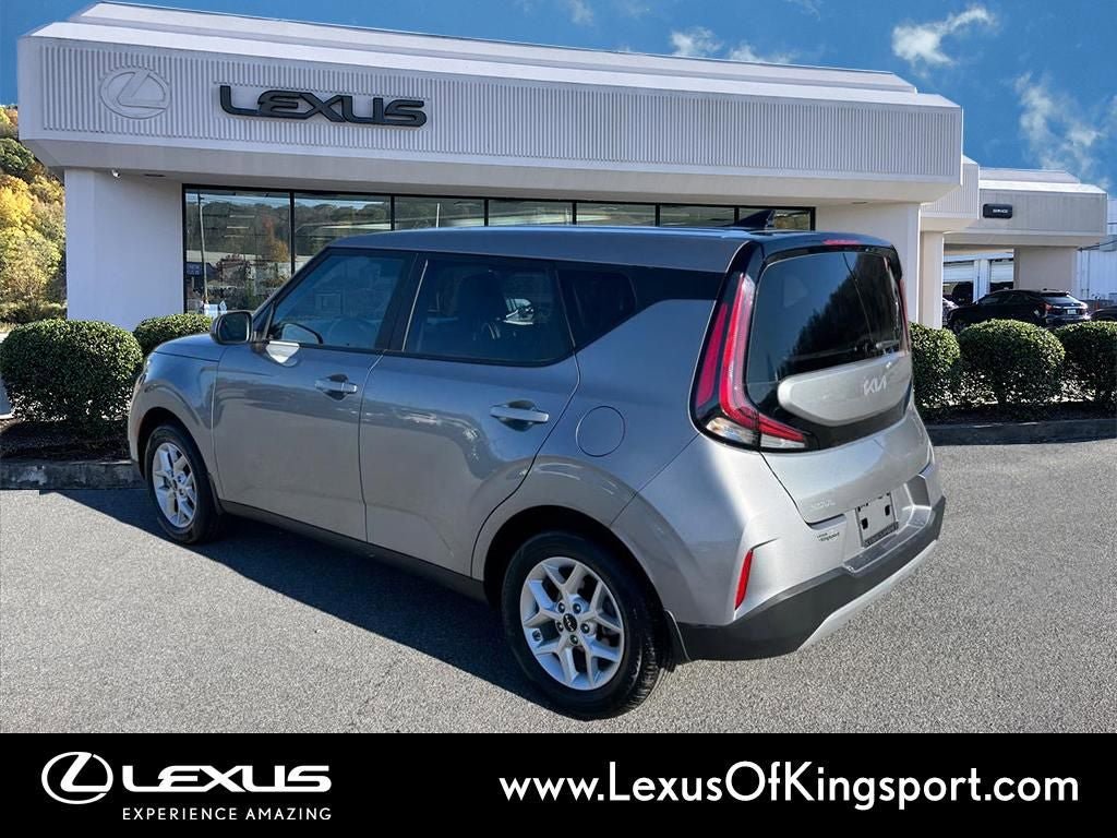 Used 2025 Kia Soul LX w/ LX Technology Package FWD video 3