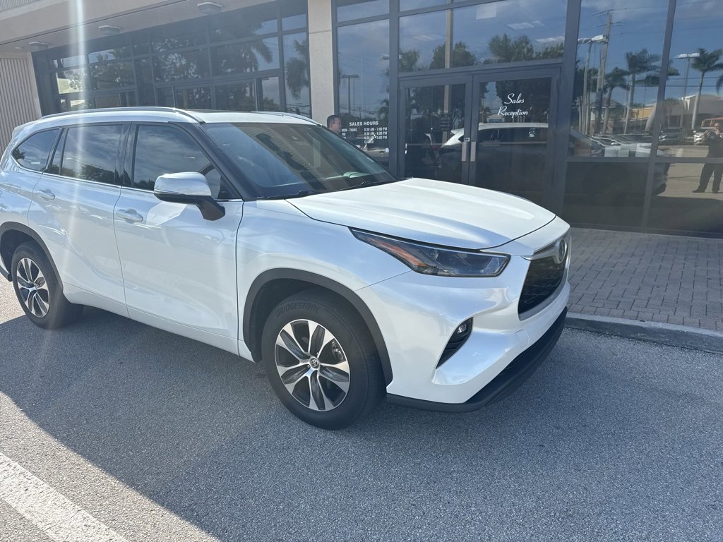 Used 2022 Toyota Highlander XLE