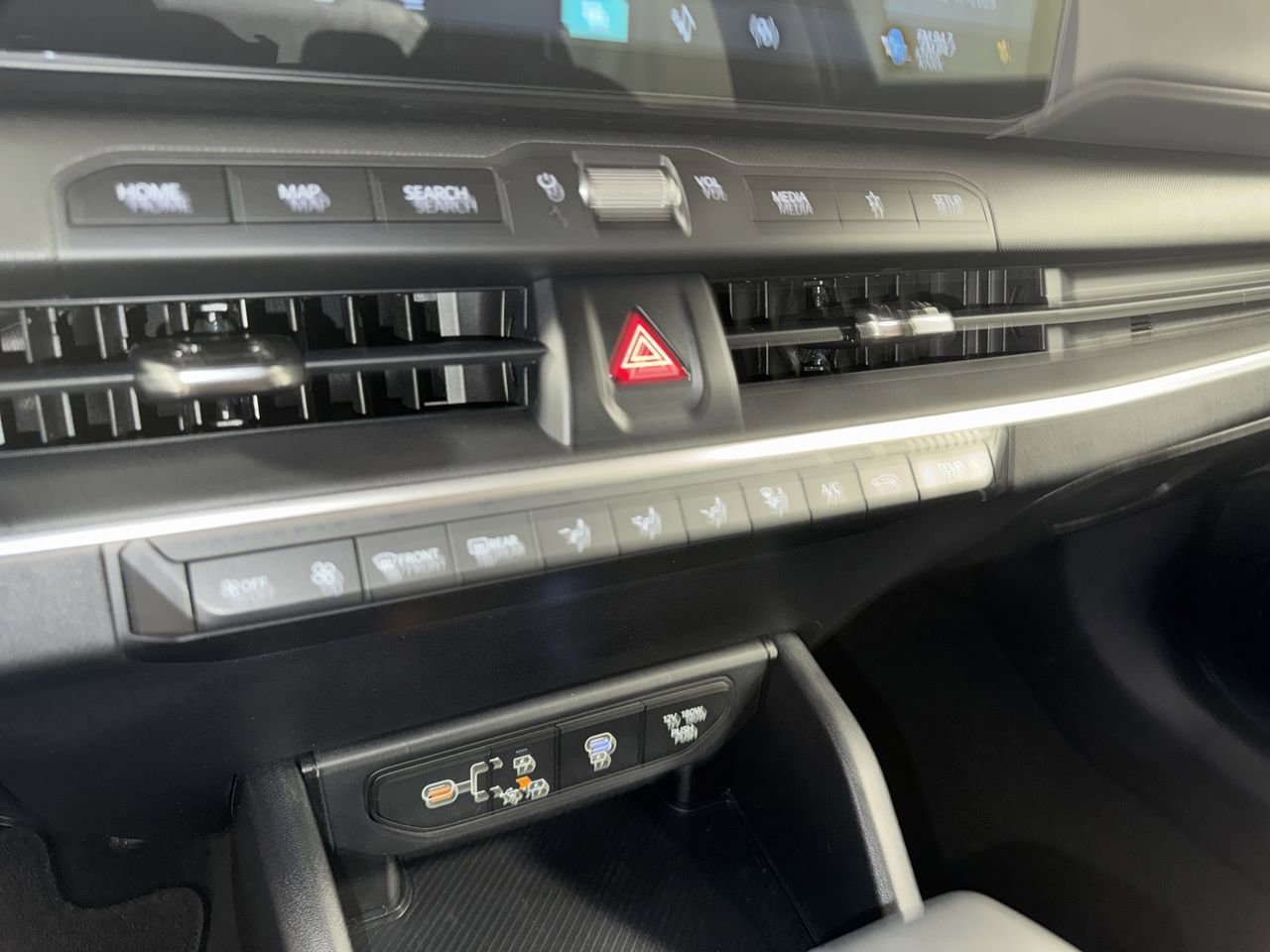 Certified 2025 Kia K4 LXS image 25